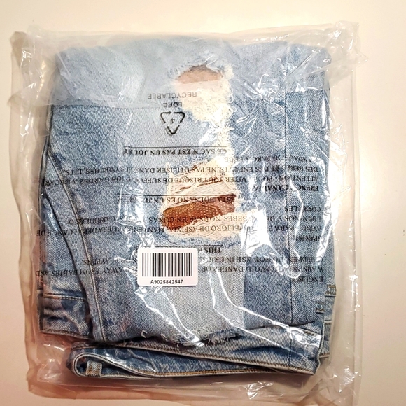 ❤️NWT VINTAGE TORRID JEAN - DESTRUCTED - SEQUIN UNDERLAY - MID RISE - DISTRESSED - Picture 5 of 12